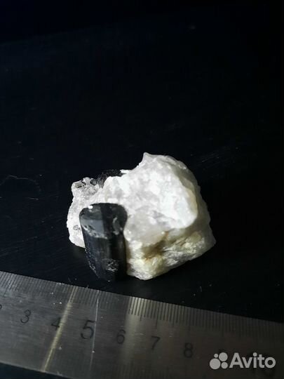 Шерл черный турмалин магический камень