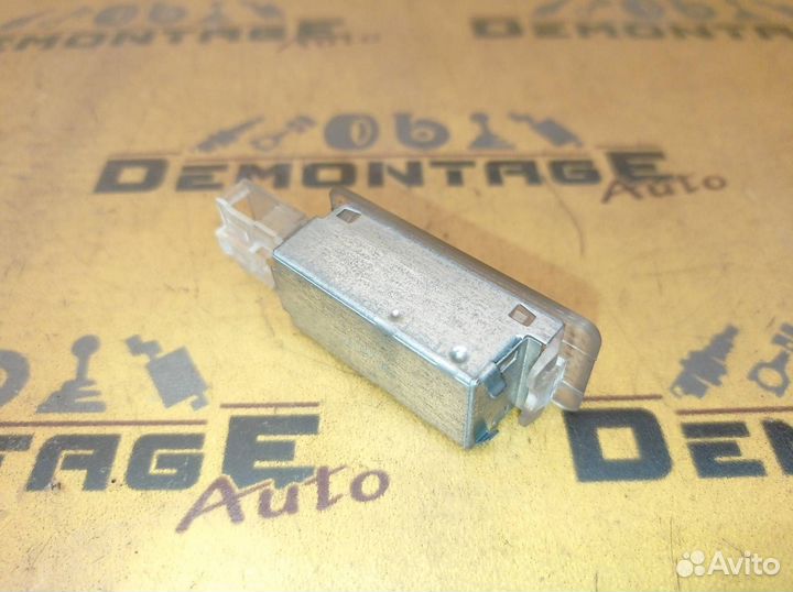 Плафон подсветки бардачка Volkswagen Passat B7 365