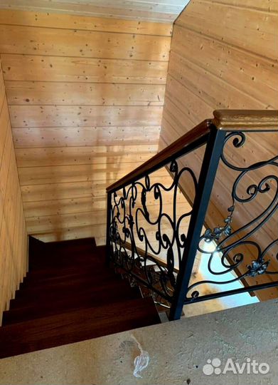Перила деревянные для лестниц