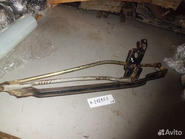 Трапеция стеклоочистителей (Volkswagen Passat)