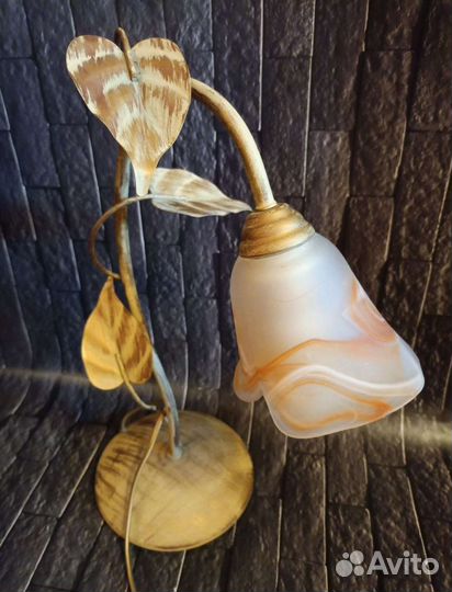 Лампа настольная светильник цветок