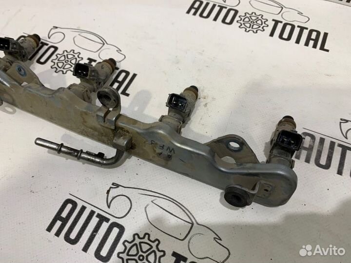 Топливная рампа с форсунками Honda Civic 4D R18A2