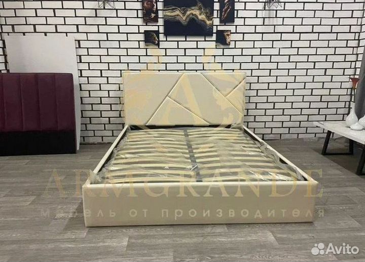 Кровать двуспальная