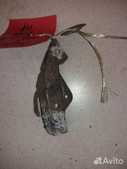 Кронштейн переднего бампера правый Mercedes Benz