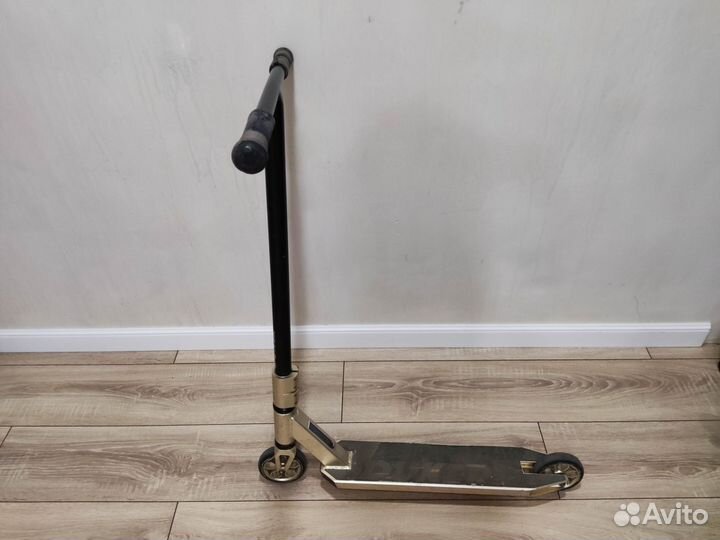 Трюковой самокат Duker 303