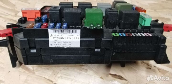 Мерседес 221 блок предохранителей передний