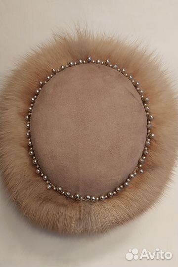 Женская шапка