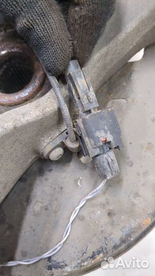 Ступица (кулак, цапфа) левая передняя Opel Insignia