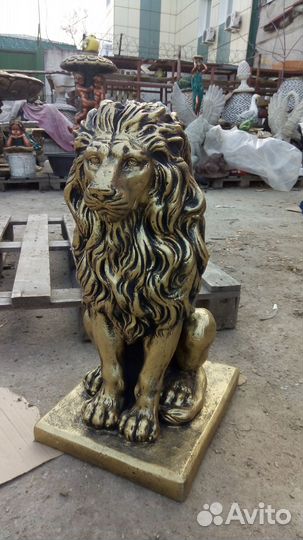 Скульптура Лев