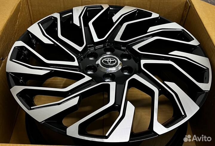 Кованые диски на Toyota Land Cruiser 300 R24