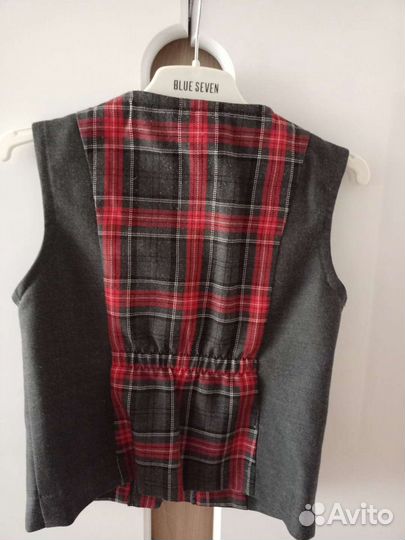 Школьная форма: сарафан,жилетка, юбка