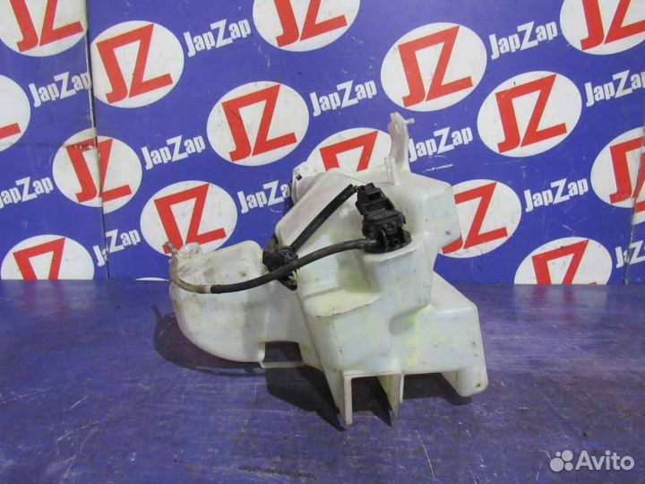 Бачок омывателя Toyota Mark X GRX120 (2004-2009)