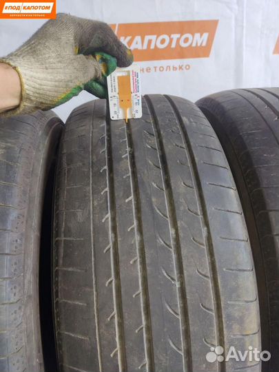 Yokohama BluEarth RV-02 215/55 R17