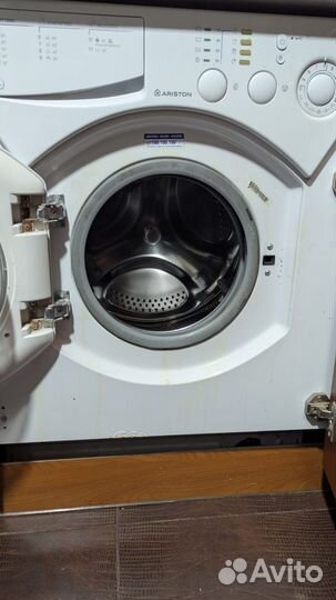 Стиральная машина Ariston