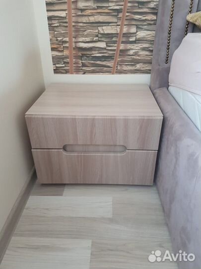 Тумба прикроватная