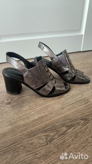 Босоножки женские