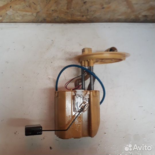 Датчик уровня топлива Toyota Avensis универсал D4D