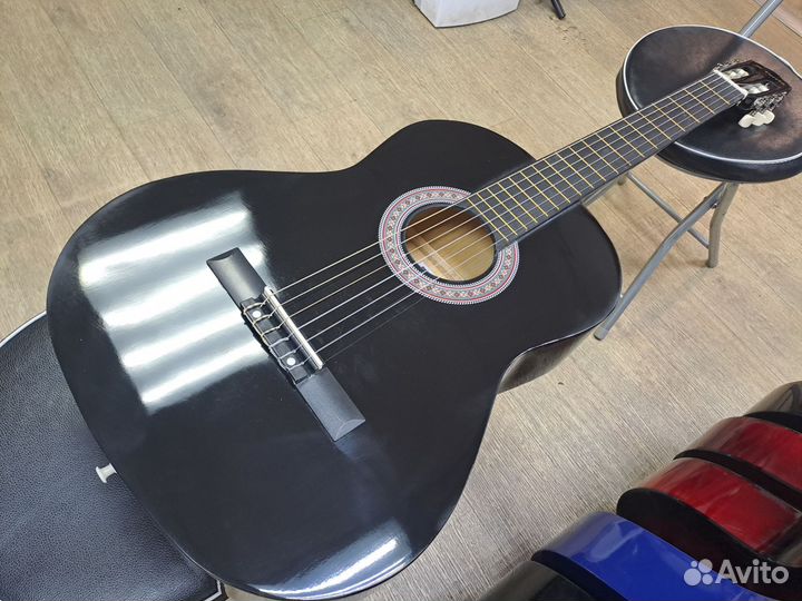Гитара классическая чёрная