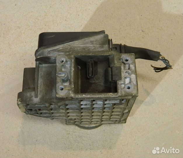 Расходомер VW Passat B3 № 037906301