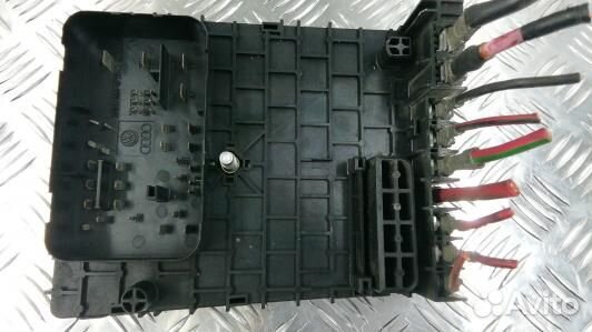 Блок предохранителей volkswagen passat B6 (TEA18M1