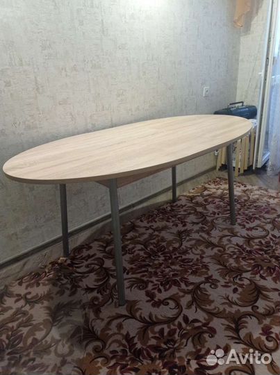 Кухонный стол