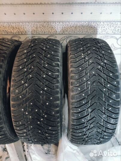 Nokian Tyres Hakkapeliitta 8 225/55 R17