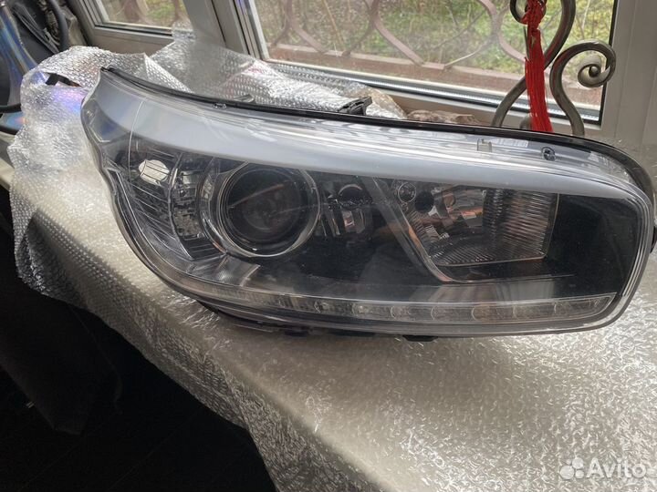 92102A2220 Hyundai-Kia Фара правая KIA ceed 2012)