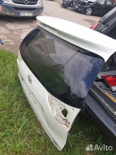 Крышка багажника Toyota Sienna 2018 г