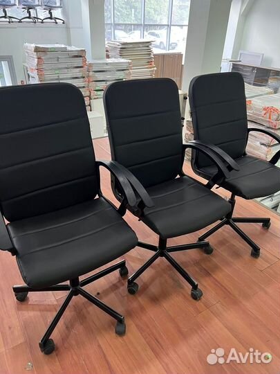Офисное кресло