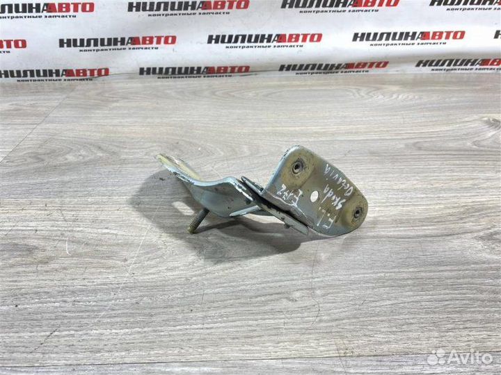 Кронштейн переднего крыла левый Skoda Octavia A5