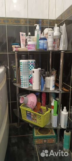 Угловая полка для ванной комнаты