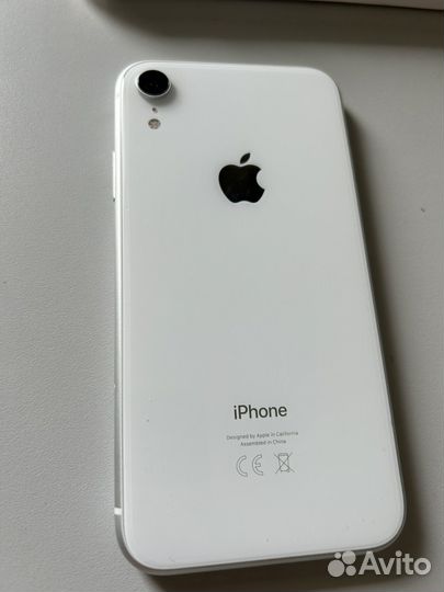 Телефон iPhone XR
