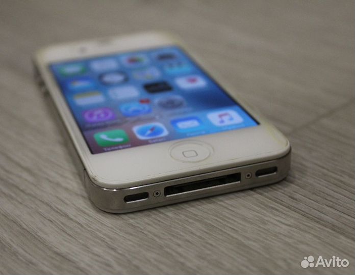 Рабочий Apple iPhone 4s 8g В комплекте. оригинал 1