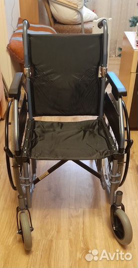 Кресло-коляска для инвалидов