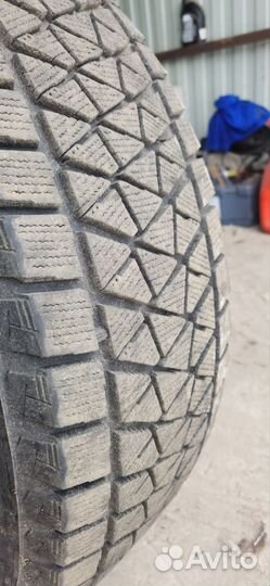 Bridgestone Blizzak DM-V2 235/65 R18