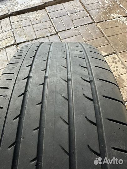 Yokohama BluEarth RV-02 225/65 R17