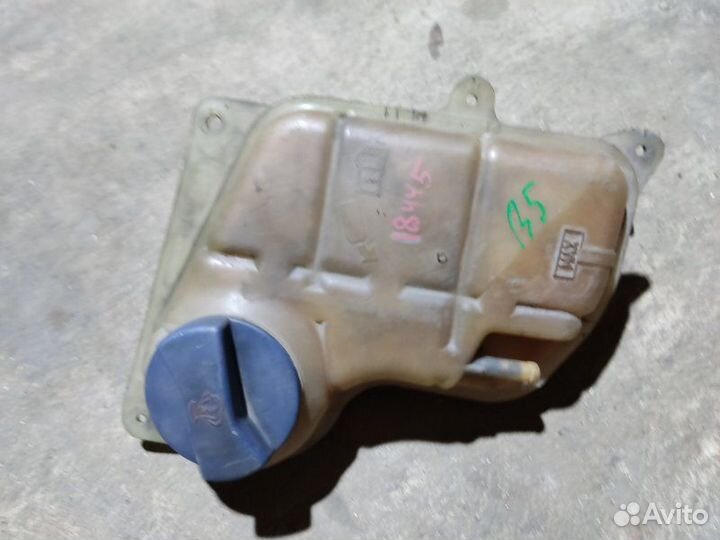 Бачок расширительный Volkswagen Passat B5