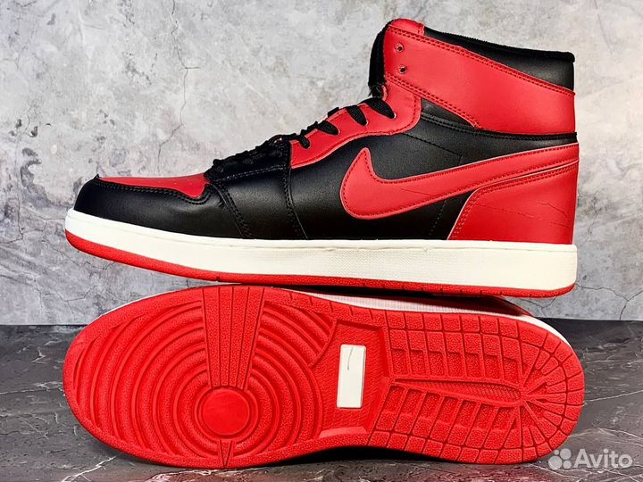 Кроссовки Nike Air Jordan 1 mid