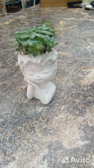 Статуэтка девочка с веночком