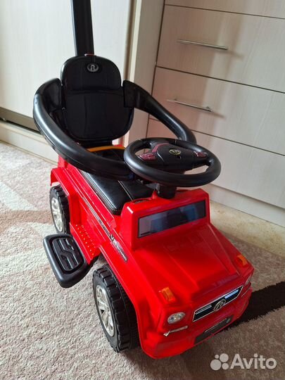 Детская машинка каталка с ручкой