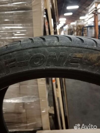 Durun F-One 285/35 R22 106W