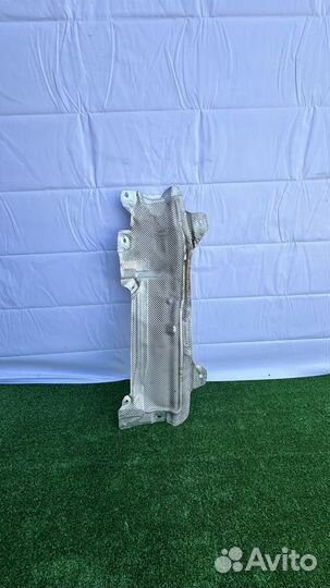 Теплозащитный экран Mercedes W213 A2056820671