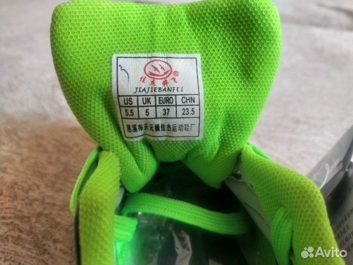 Спорт бег шиповки беговые