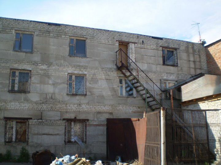Здание, 561.4 м²