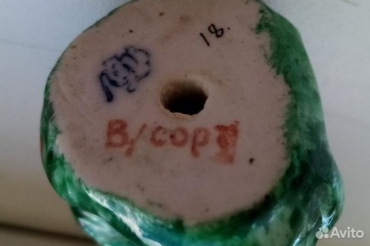 Продаю фарфоровую фигурку 