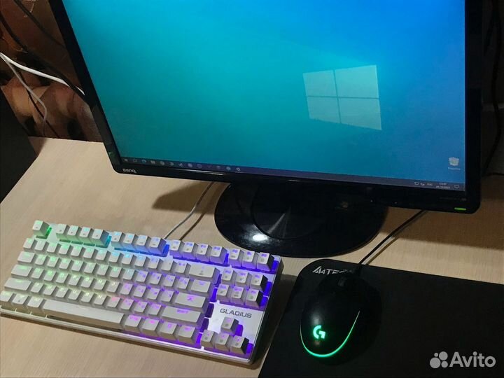 Игровой компьютер с монитором