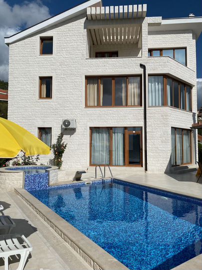 Дом на участке 512 м² (Черногория)