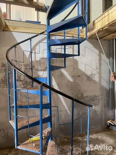 Металлическая лестница