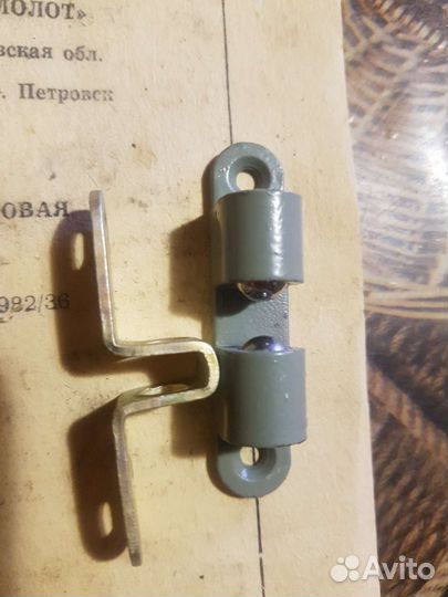 Защелка роликовая магнитная