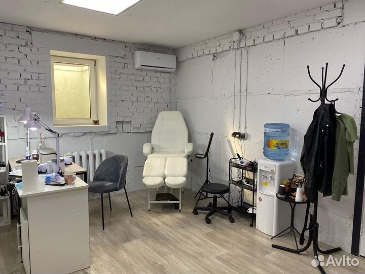 Сдам рабочее место мастера маникюра/бровист